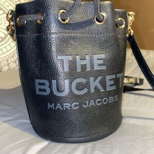 Marc Jacobs the bucket bag leather